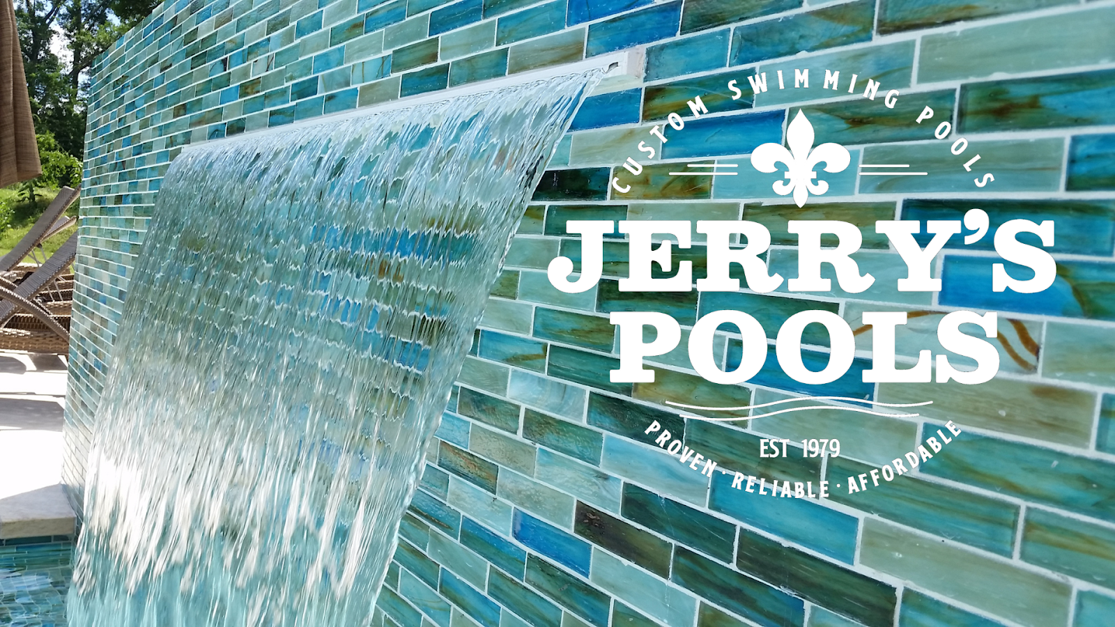 Compact Urban Pool Renovation