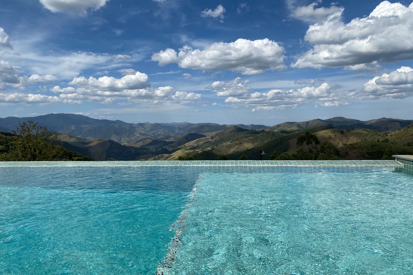 Twilight Pool with Water Features – Lafayette